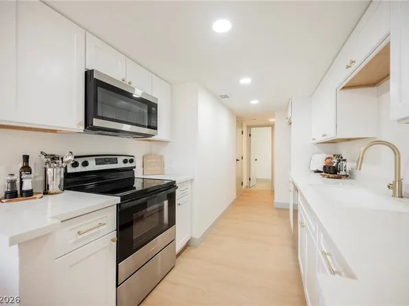4531 Del Oro Dr, Las Vegas, NV 89102