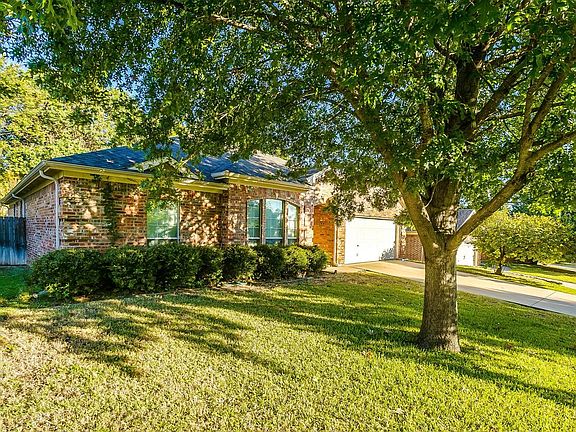 3rd image of 2222 Summer Brook Dr