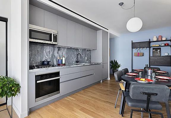 4th image of 547 W 47th St Room 716
