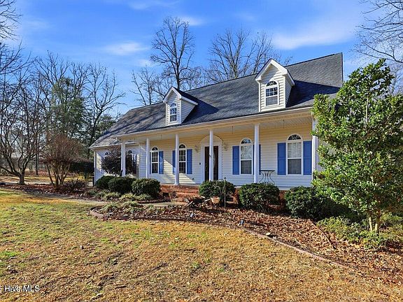 3rd image of 110 Red Oak Drive