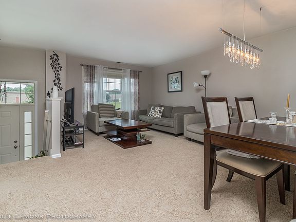 3rd image of 2913 Shelly Ln #2913