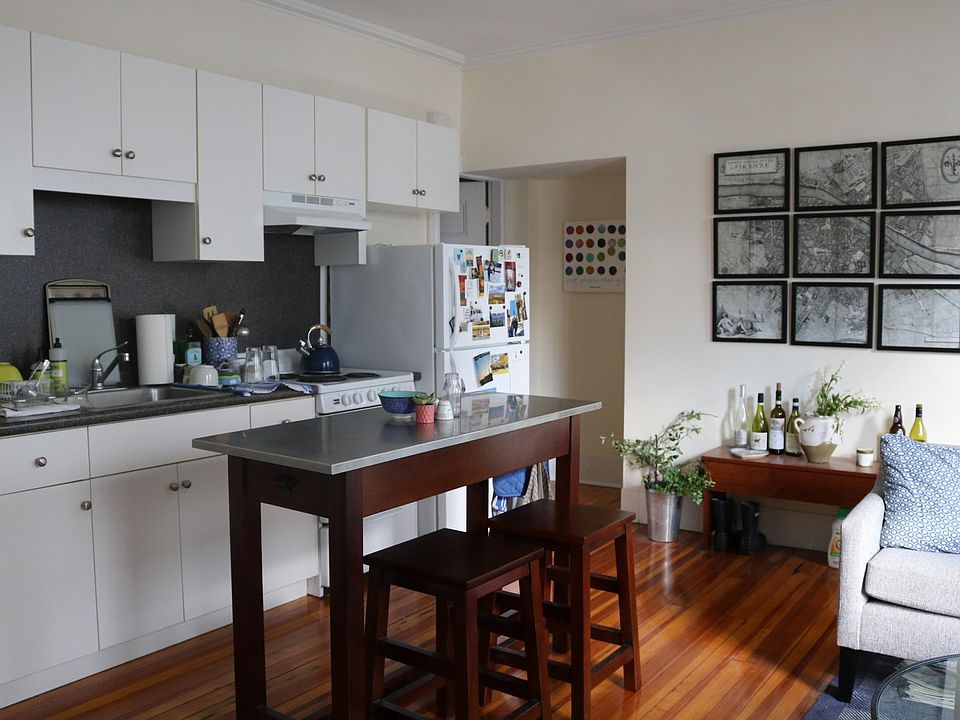 2nd image of 43 Dudley St