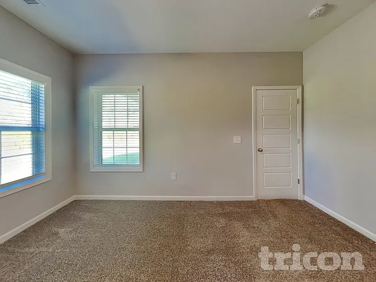 831 Ellyson Dr — Photo 8