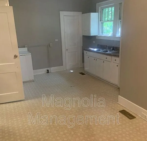 621 E Montgomery St — Photo 8