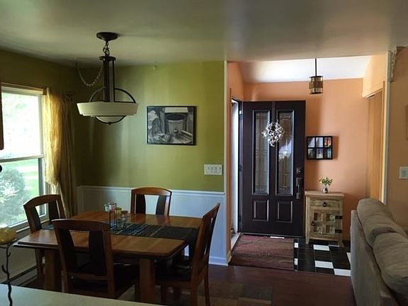 5th image of 76 Arrow Wood Pl