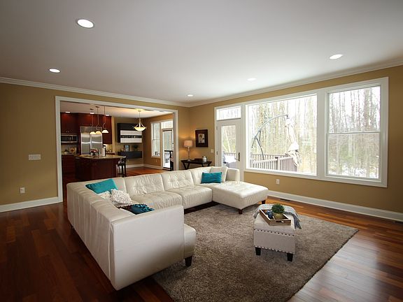 5th image of 14 Amber Hill Dr