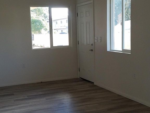 2nd image of 12330 Lakeshore Dr Unit 5