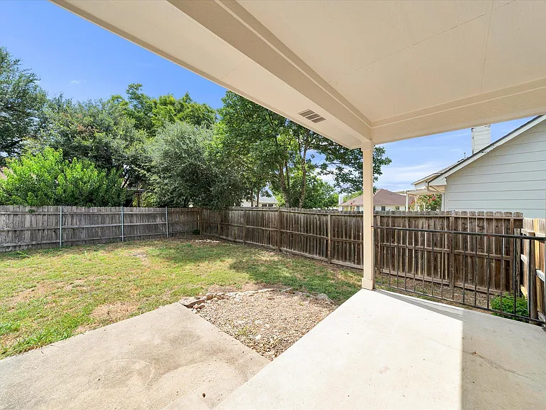 1707 Primrose Ln — Photo 29