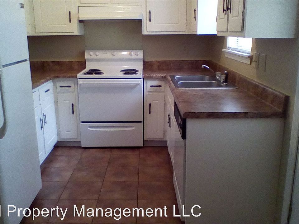 2nd image of 138 Park Cir #A