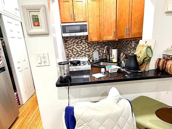 4th image of 321 E 66th St APT 2J