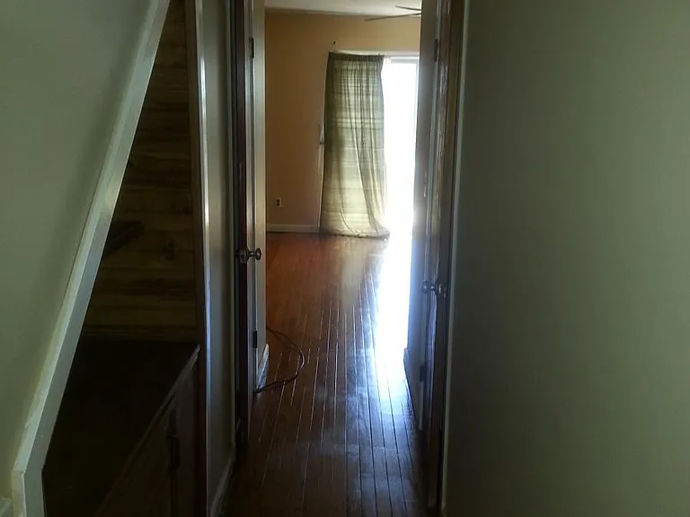 838 Marshall Ct — Photo 4