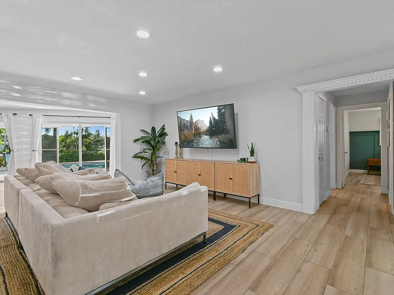 8110 W Lake Dr — Photo 8