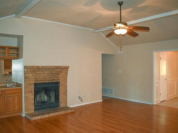 5th image of 66 Lakewood Dr