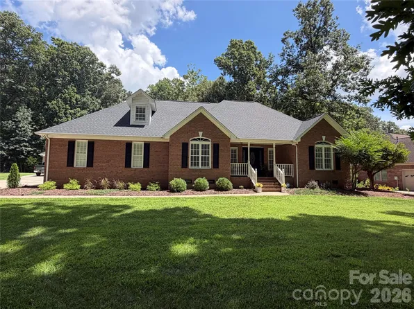 7627 Maple Bluff Ln, Concord, NC 28025