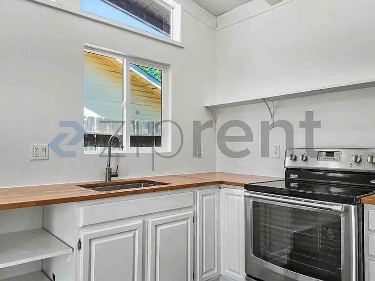 1937 Terrace Dr — Photo 11