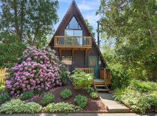 204 1/2 Pennsylvania Ave, Zelienople, PA 16063