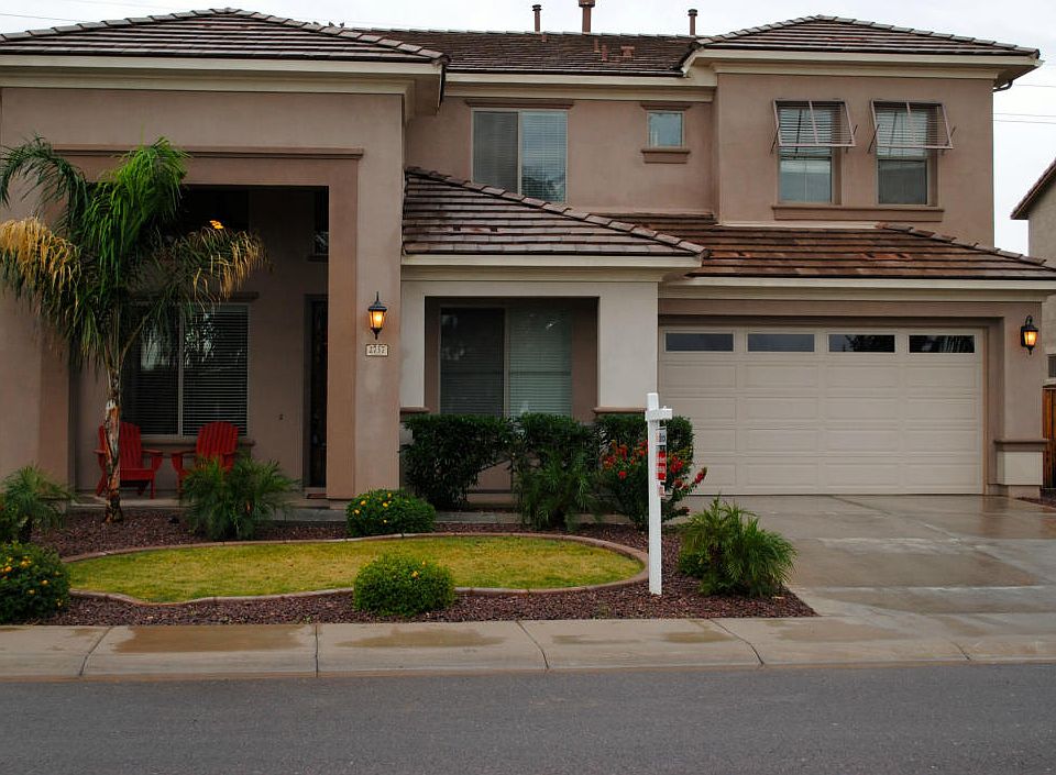 1st image of 2737 E Blue Spruce Ln