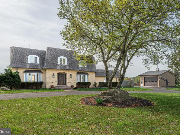 1530 Heather Hills Ln, Glen Mills, PA 19342