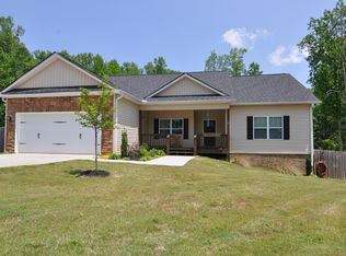 185 Haybrook Dr, Cleveland, GA 30528