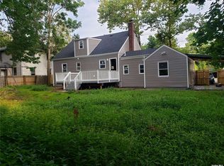 9 E 17th St, Huntington Station, NY 11746