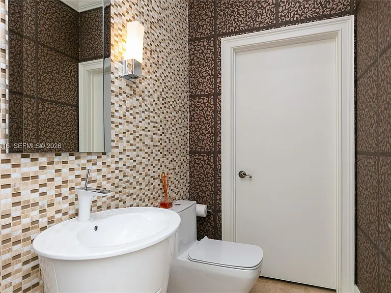 954 Sanibel Dr — Photo 27