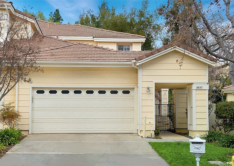 1st image of 5653 Roundtree Pl