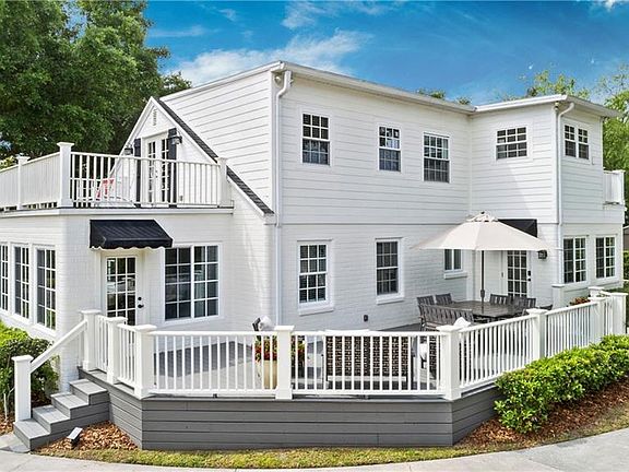 4th image of 1125 Country Club Dr