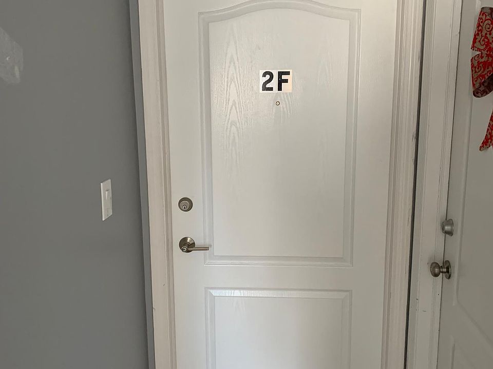 1st image of 305 Seguine Ave #2F