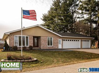 503 15th Ave SE, Dyersville, IA 52040