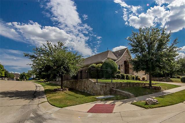 1st image of 707 Mustang Dr