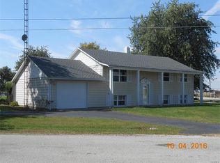 403 W Broadway, Witt, IL 62094