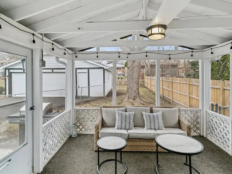 251 Harding Ave — Photo 3
