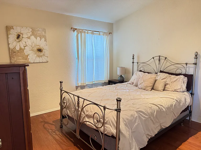2129 Pioneer Ave — Photo 8