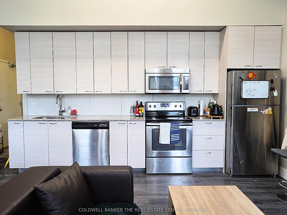 3rd image of 253 Albert St #113