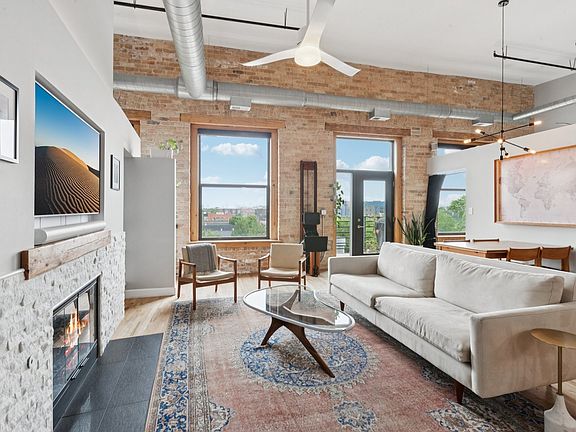 2nd image of 2511 W Moffat St APT 501