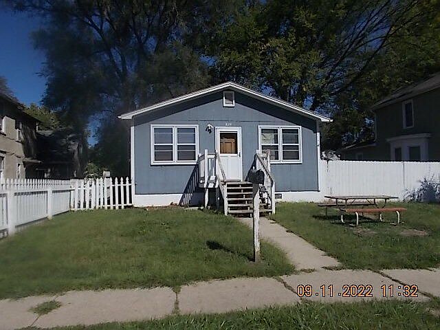 1st image of B 824th Ave