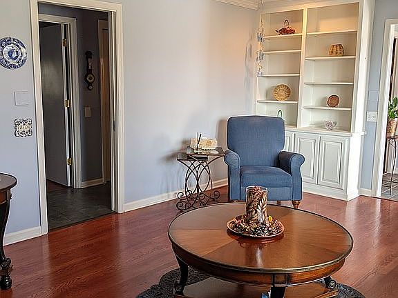 LR pocket door to hallway