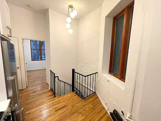 Rented by J PRESTON AND ASSOCIATES INC | media 19