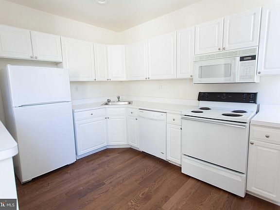 5th image of 1411-1 Walnut St #508
