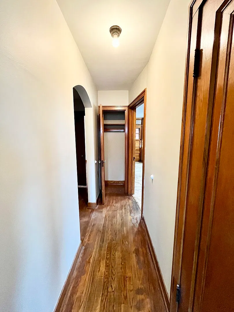 2 bed, 1050 sqft, $1,600 — Photo 4