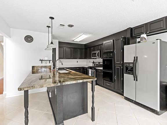 3rd image of 2204 Bowie Ln #5