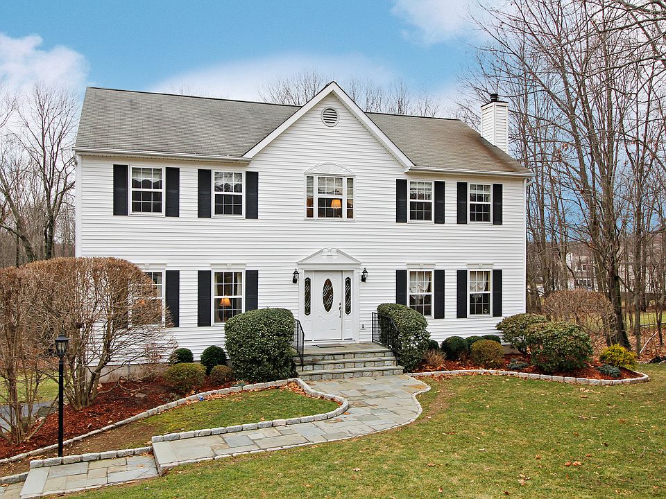 1st image of 62 Brittany Ln