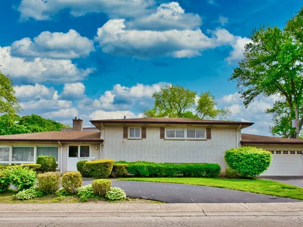 4351 W Chase Ave, Lincolnwood, IL 60712