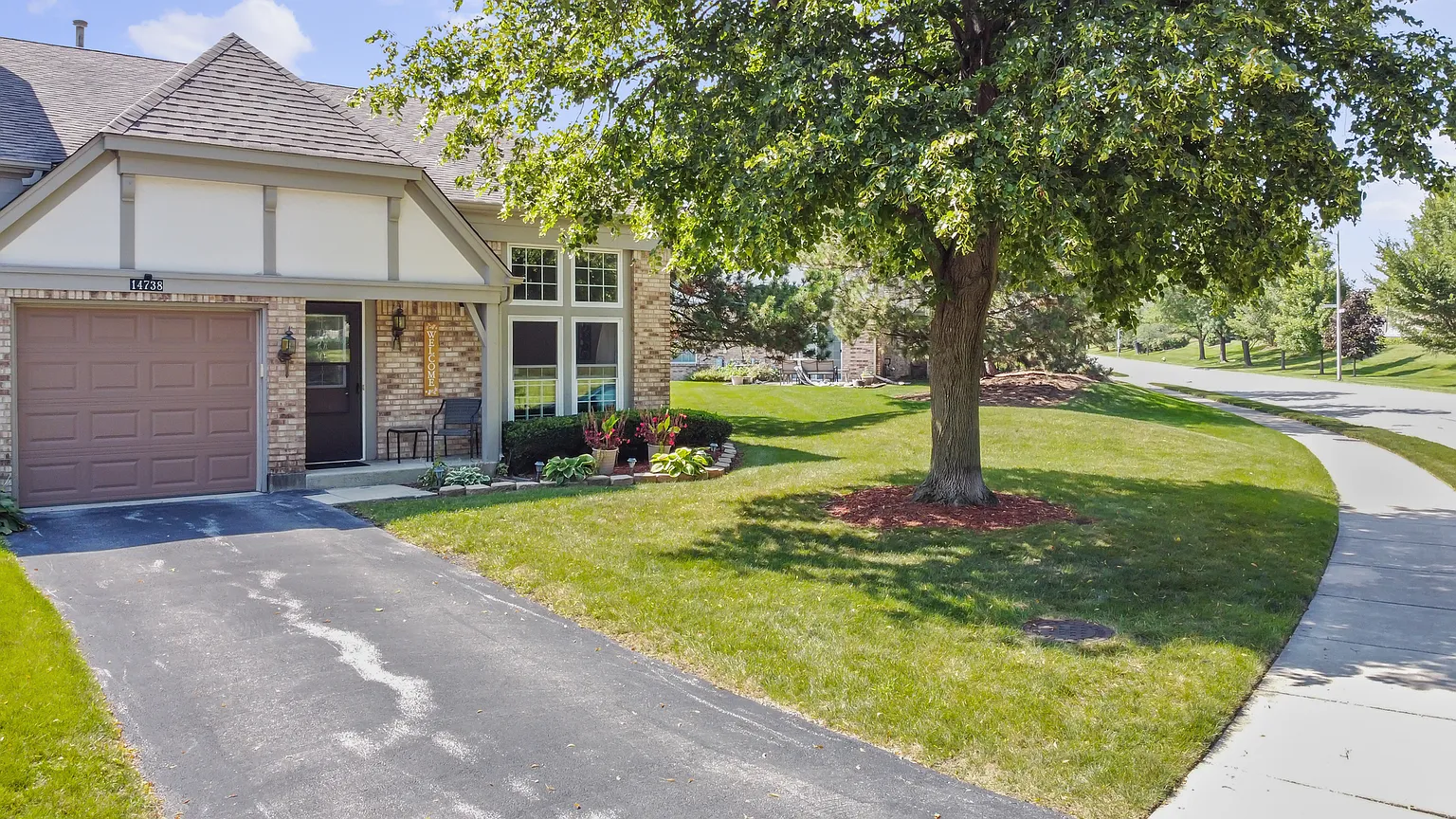 14738 Lakeview Dr photo 1