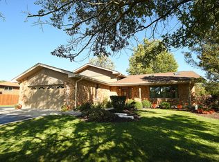 2610 Farm View Rd, New Lenox, IL 60451