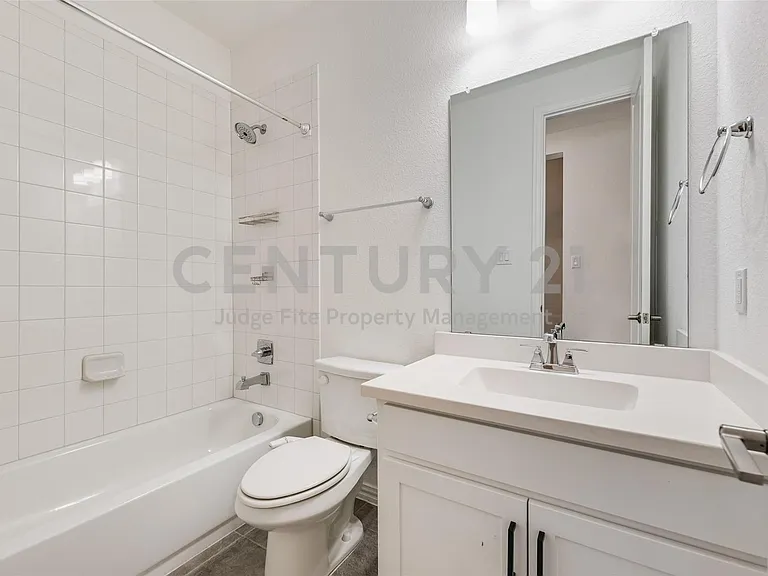 536 Cedarwood St — Photo 28