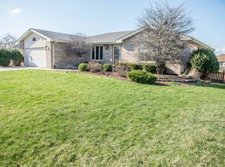 9230 Willow Ln, Mokena, IL 60448