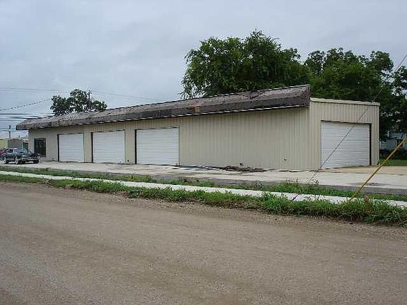 2nd image of 1403 N Austin St