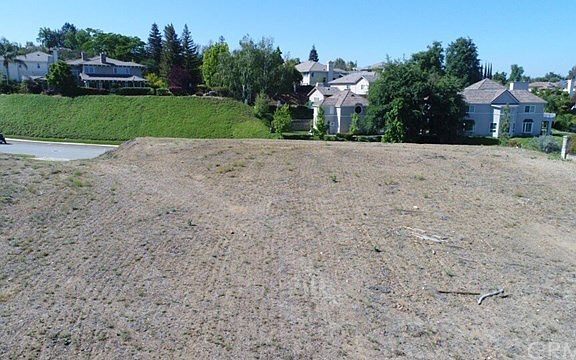 3rd image of 811 La Solana Dr
