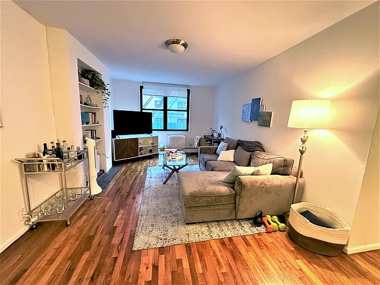 229 E 29th St #2-E — Photo 4